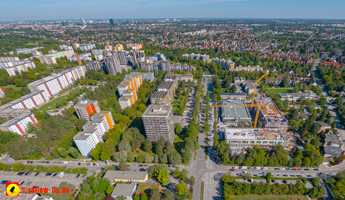02.09.2022 - Baustelle Grundschule am Karl-Marx-Ring und Villa in der Niederalmstraße 16 in Neuperlach
